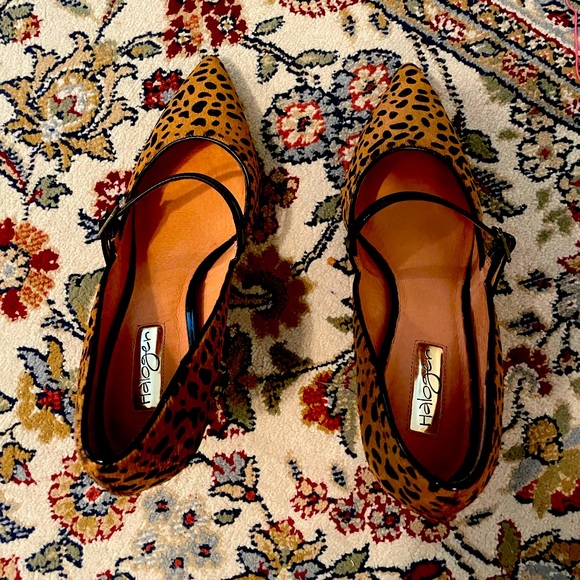 NWT - Halogen Calf Hair Leopard Print Pointy Toe Heels - Picture 2 of 6